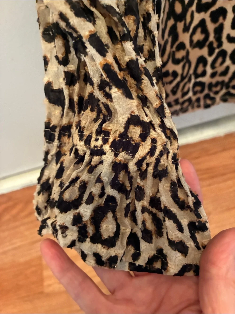 Chico's Leopard Print- Elastic Cuffs Hint of metallic Gold on Sleeves Size 2